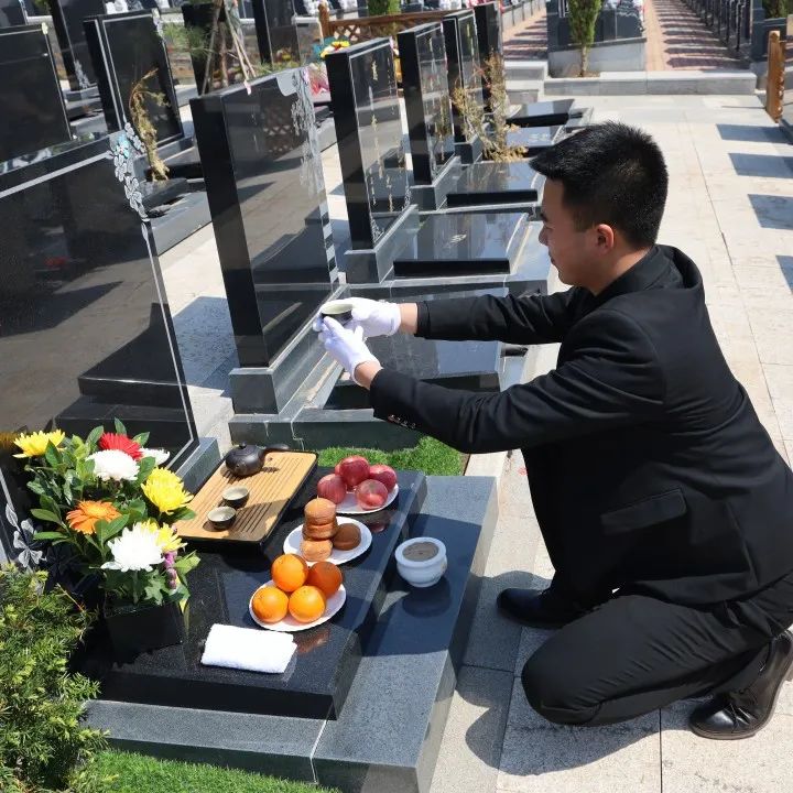 沈阳墓地清明代祭扫，沈阳陵园寄一份思念，龙生墓园守一份心安！