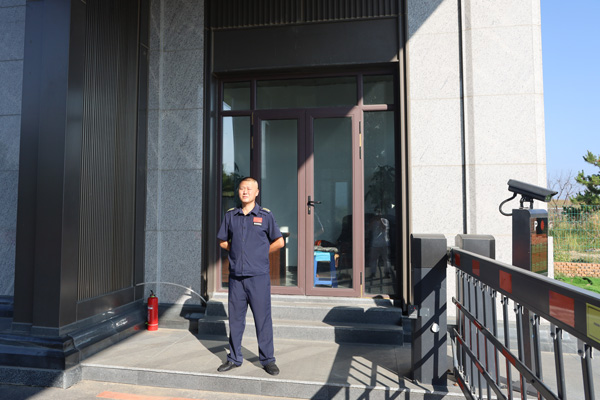 门卫执勤.jpg